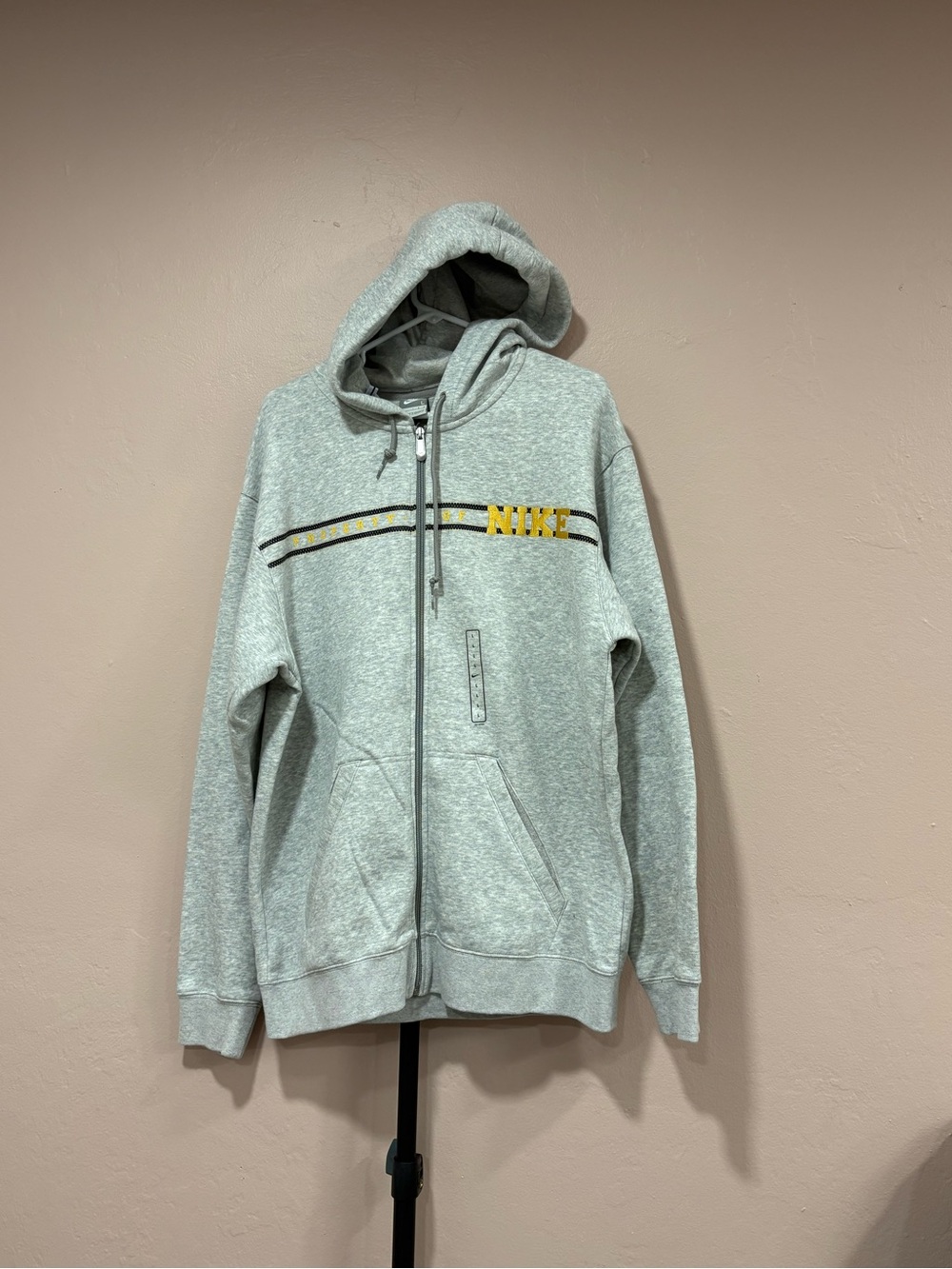Box #8 NWT LIGHT GRAY NIKE HOODED SWEATSHIRT size Large